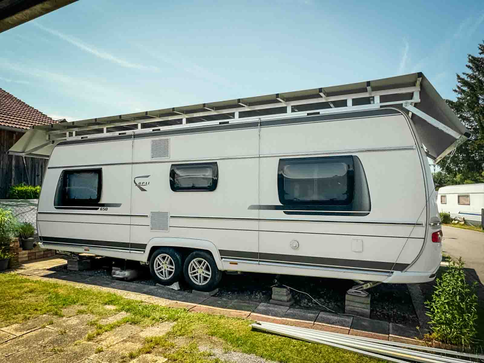wohnwagen mit aluminium überdachung